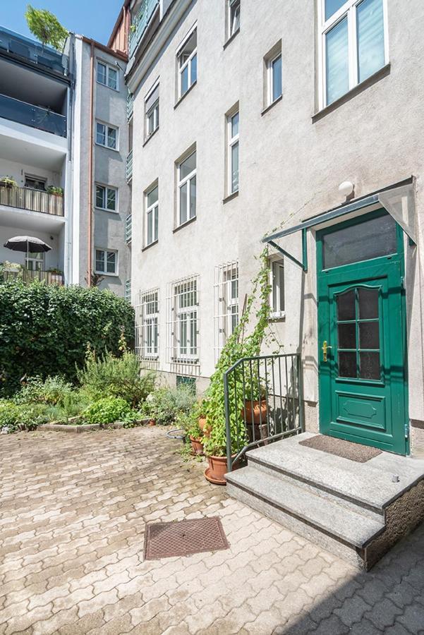 Colorful Apartment Facing Green Courtyard Vienna Luaran gambar